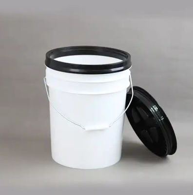 1.4mm Emmer van de Dikte20l de Plastic Verf met Schroef op het Deksel van de Gammaverbinding en Metaalhandvat