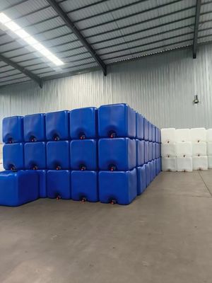 Middelgrote vloeistof, gemakkelijk te hanteren, bulkcontainer 1000 L IBC chemische opslag tank Blauwe plastic wateropslag tank